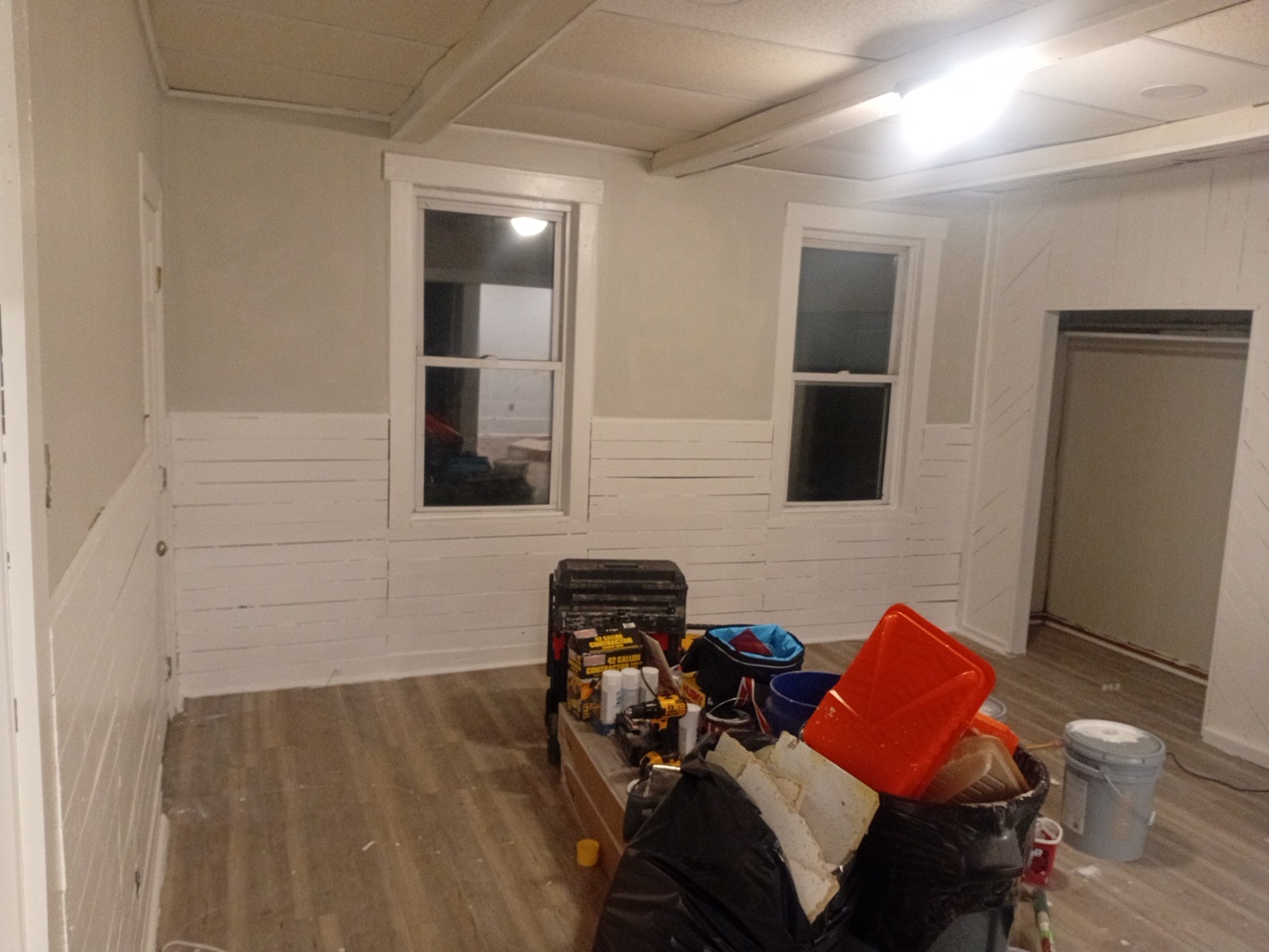 Repainted bedroom with crisp ceiling cut-in